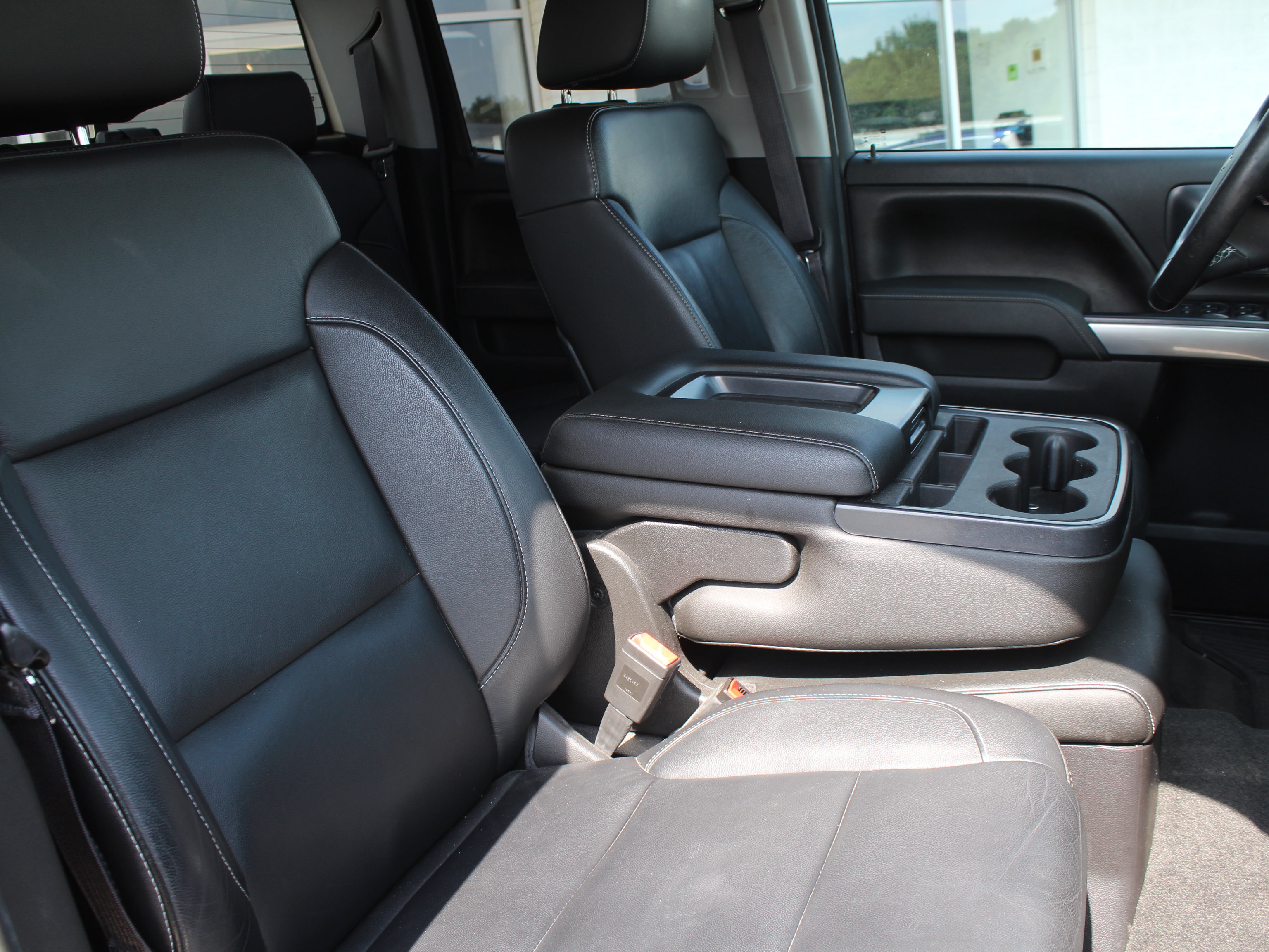 Used 2015 Chevrolet Silverado 1500 LT w/ LT Convenience Package AWD/4WD image 29