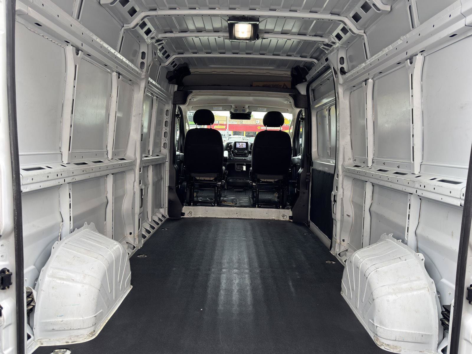 Used 2025 RAM ProMaster 2500 w/ Convenience Group FWD image 10