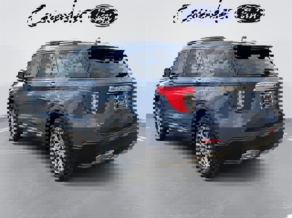 Used 2021 Ford Explorer XLT w/ Equipment Group 202A image 7