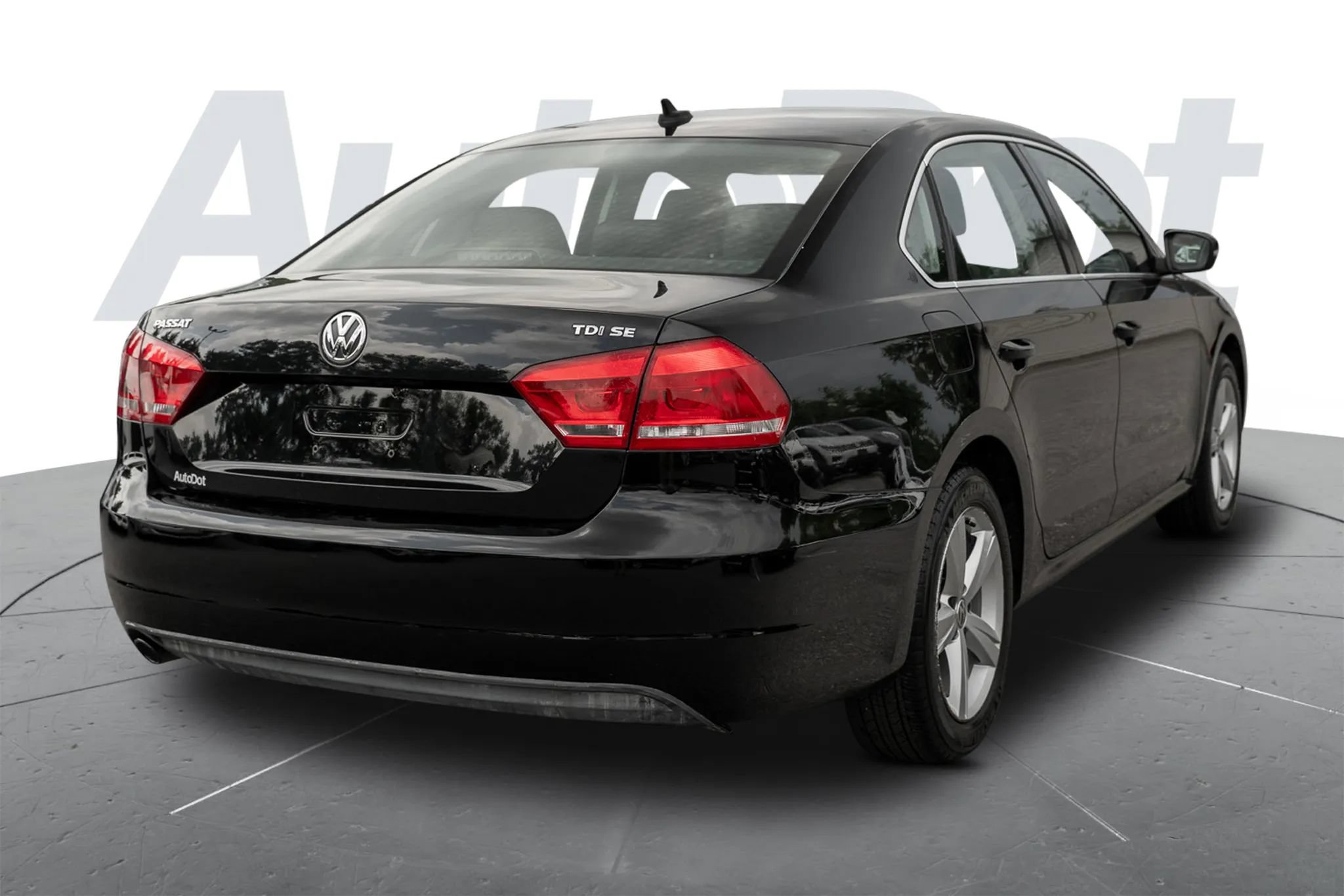 Used 2013 Volkswagen Passat TDI SE FWD image 3
