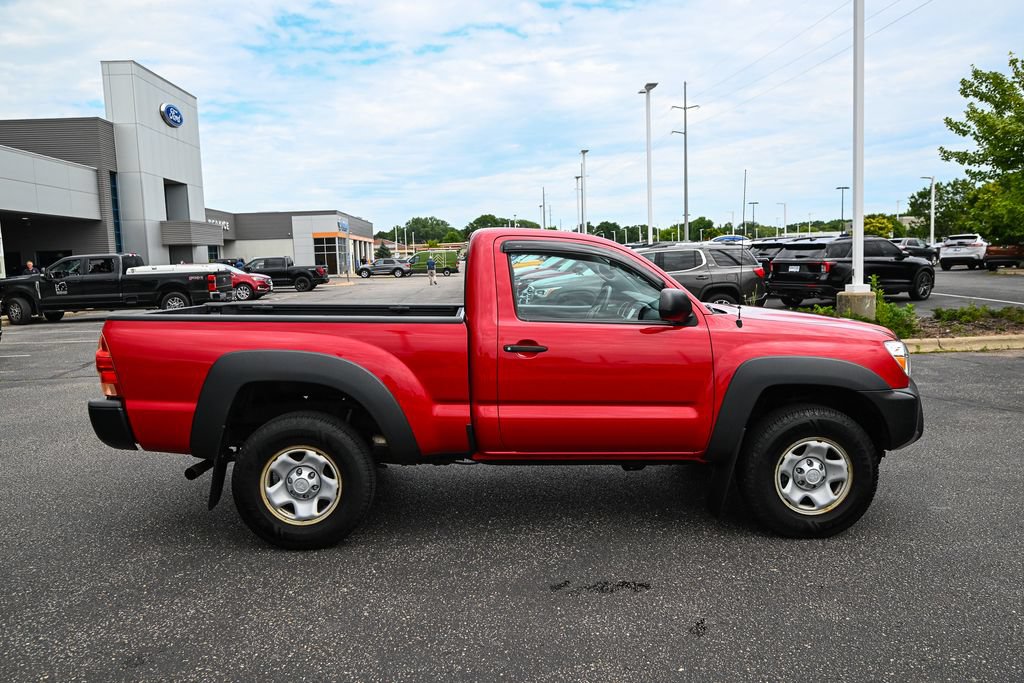 Used 2014 Toyota Tacoma 4x4 Regular Cab image 3