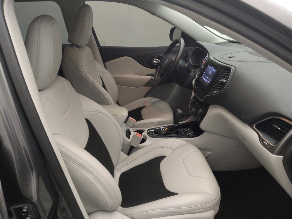 Used 2020 Jeep Cherokee Latitude Plus FWD image 21