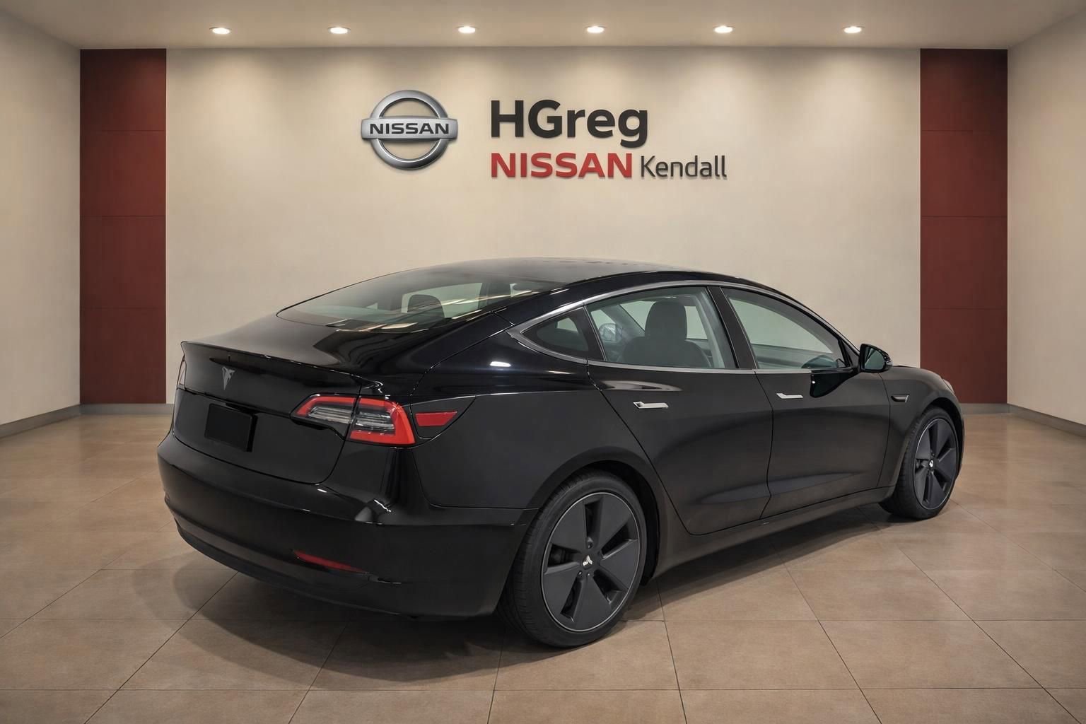 Used 2021 Tesla Model 3 Standard Range Plus image 5