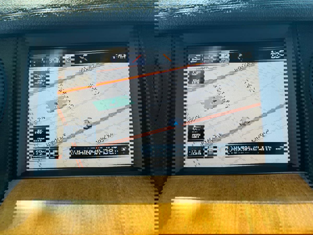 Used 2015 Land Rover LR4 HSE image 15