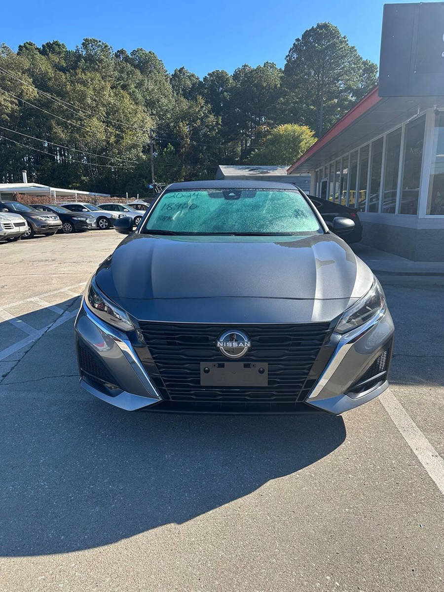 Used 2024 Nissan Altima 2.5 SV