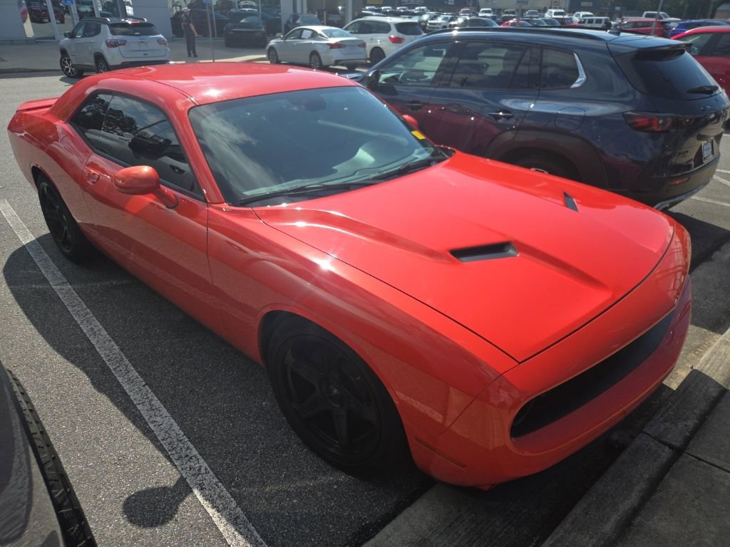 Used 2018 Dodge Challenger SXT RWD image 2