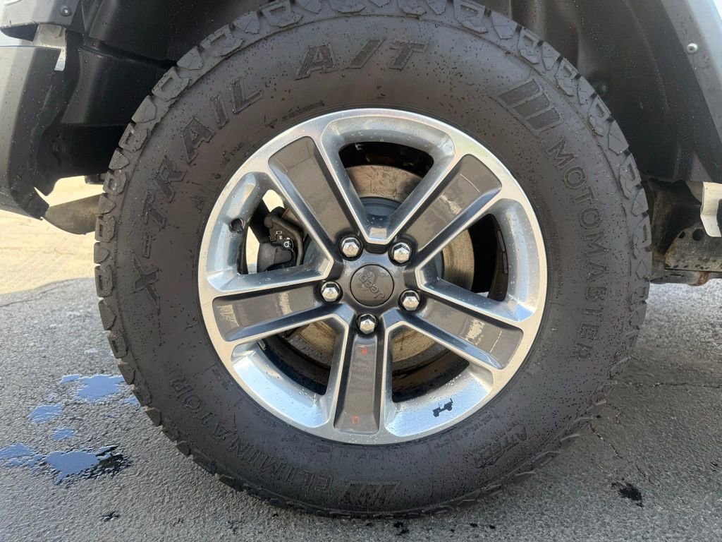 Used 2021 Jeep Wrangler Unlimited Sahara AWD/4WD image 49
