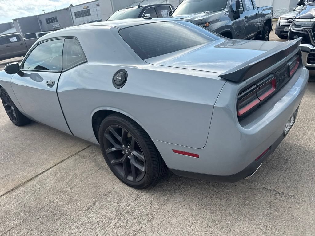 Used 2020 Dodge Challenger SXT w/ Blacktop Package RWD image 3