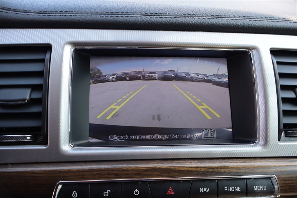 Used 2013 Jaguar XF RWD image 27