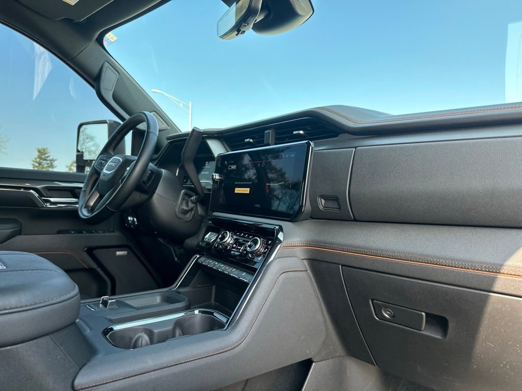Used 2024 GMC Sierra 2500 AT4 w/ AT4 Premium Plus Package AWD/4WD image 28