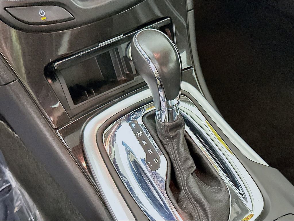 Used 2017 Buick Regal Sport Touring FWD image 22