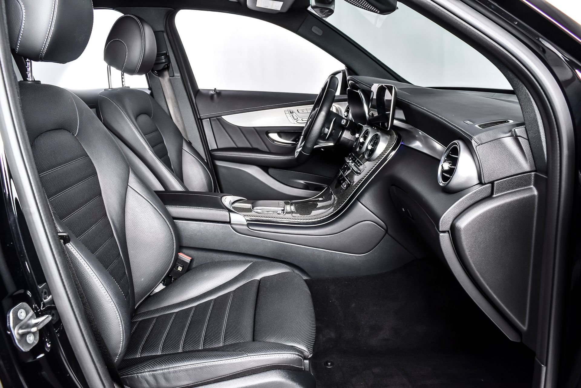 Used 2021 Mercedes-Benz GLC 43 AMG 4MATIC image 25