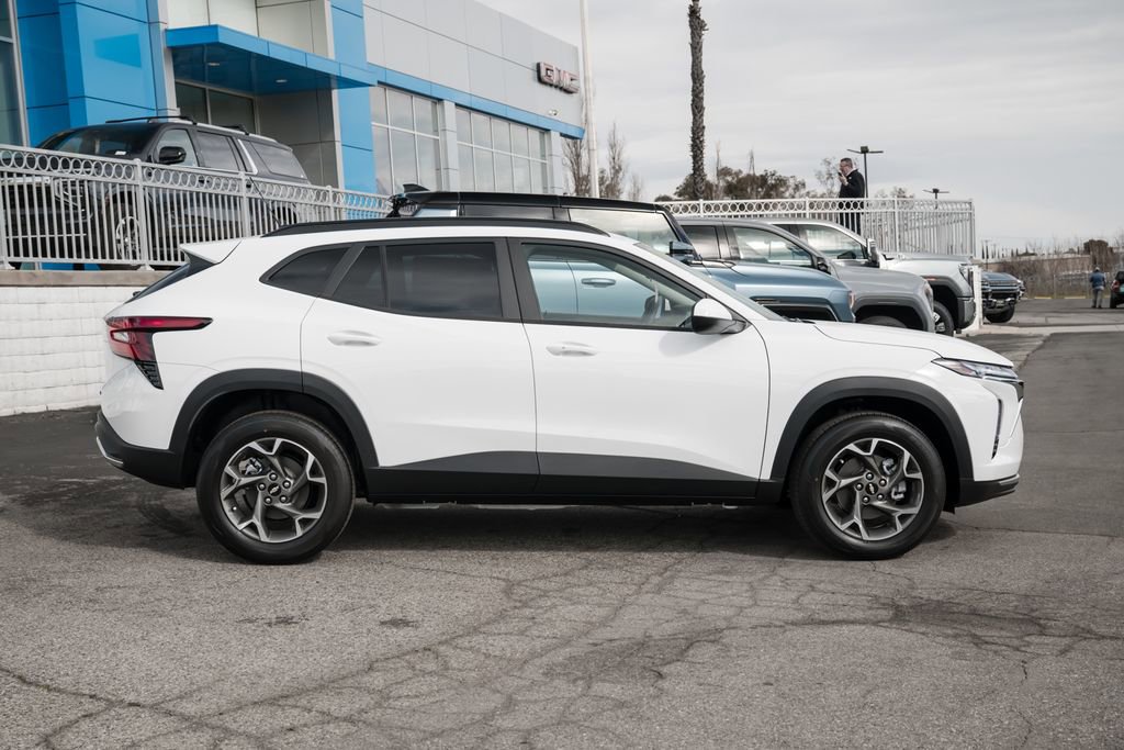 New 2026 Chevrolet Trax LT w/ Driver Confidence Package FWD image 4