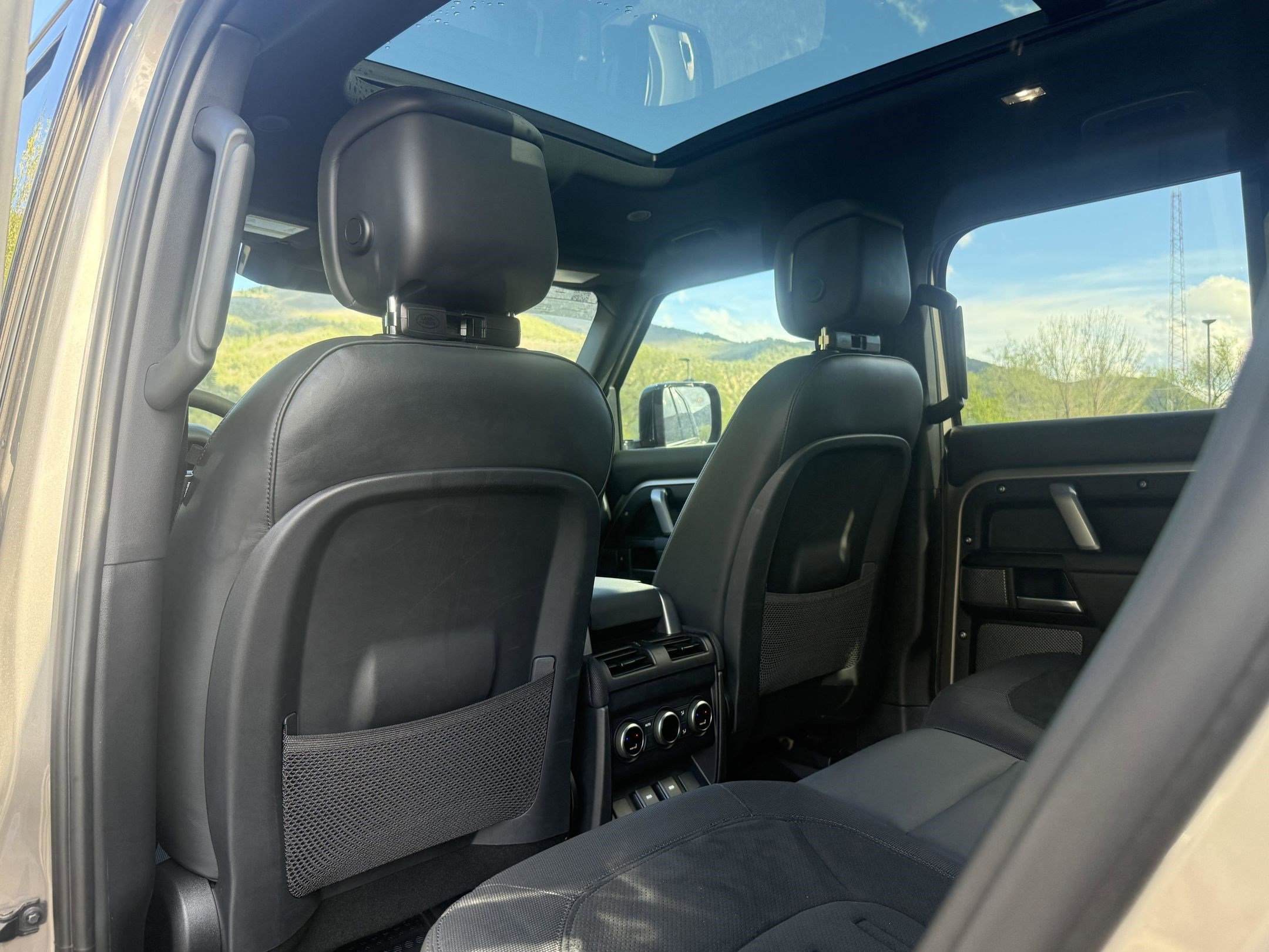 Certified 2023 Land Rover Defender 110 V8 image 34