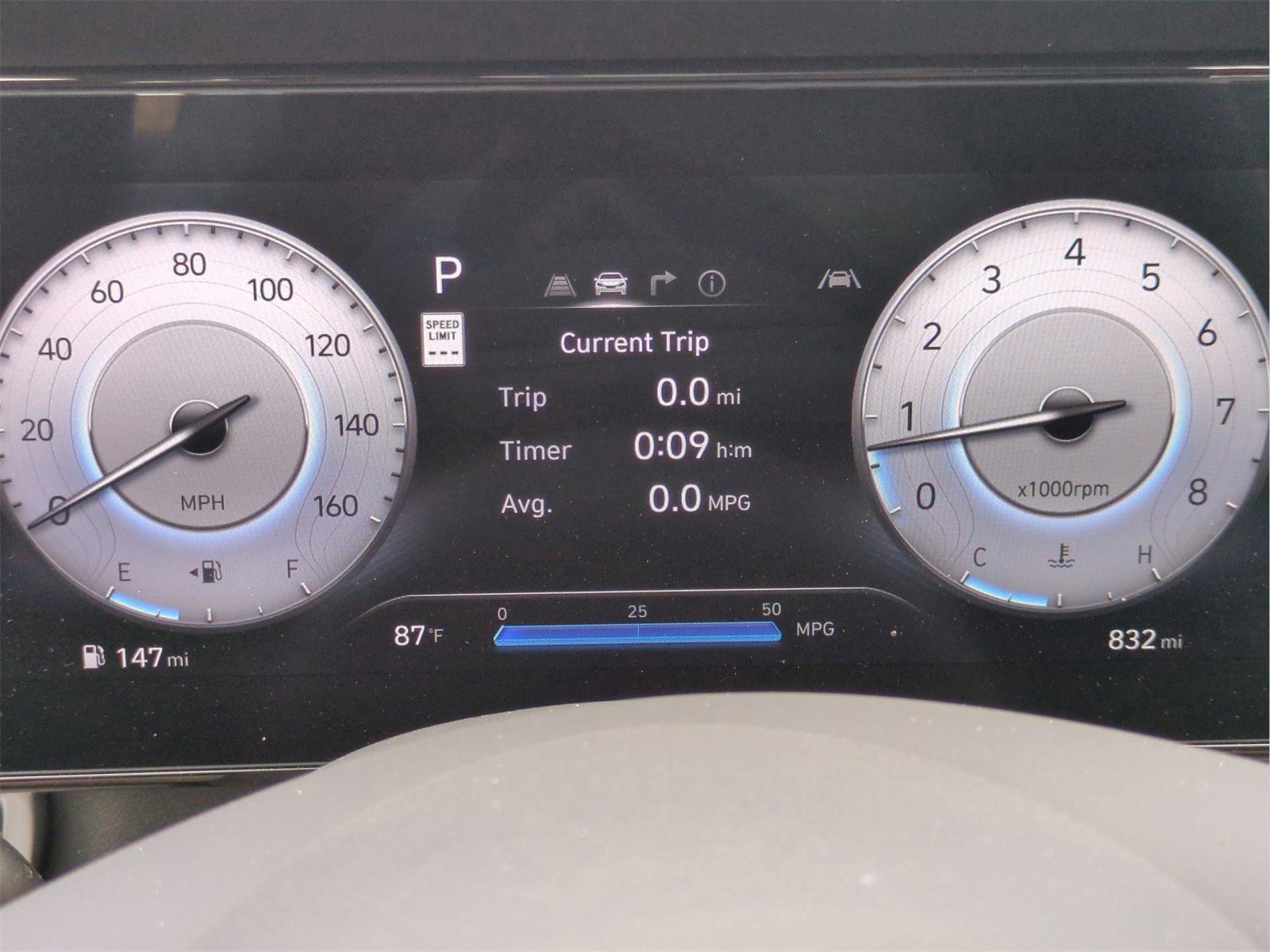 New 2025 Hyundai Elantra SEL image 36