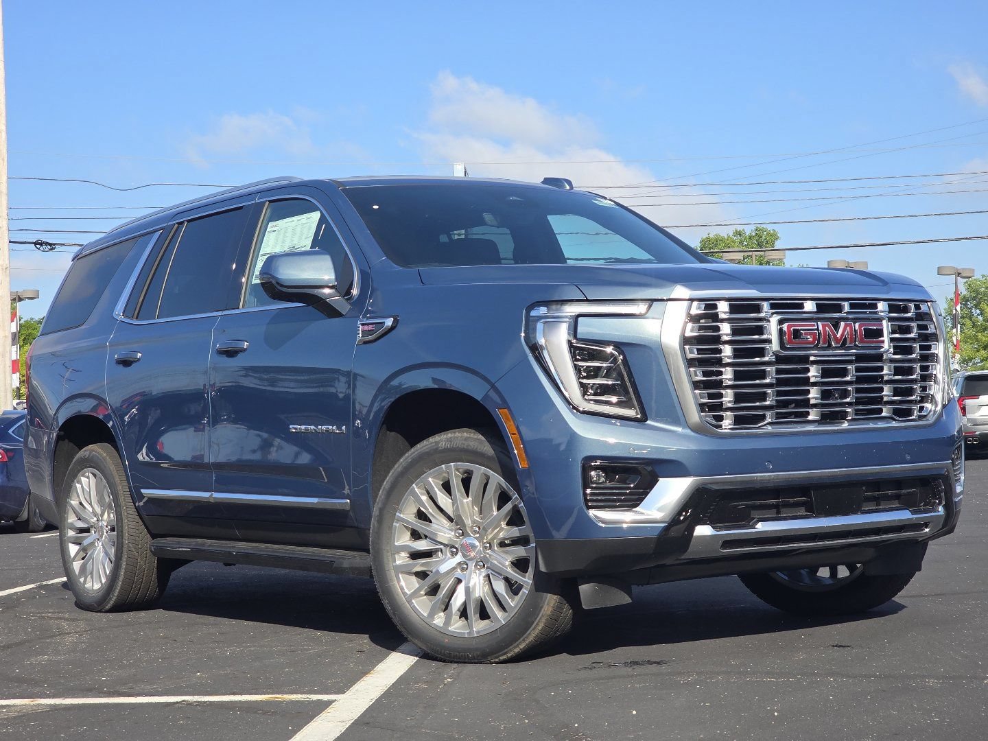 New 2026 GMC Yukon Denali w/ Advanced Technology Package AWD/4WD image 3