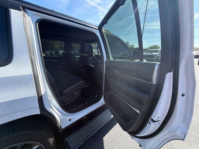 Used 2025 Jeep Grand Wagoneer Series II Obsidian w/ Quick Order Packagew 28T AWD/4WD image 15