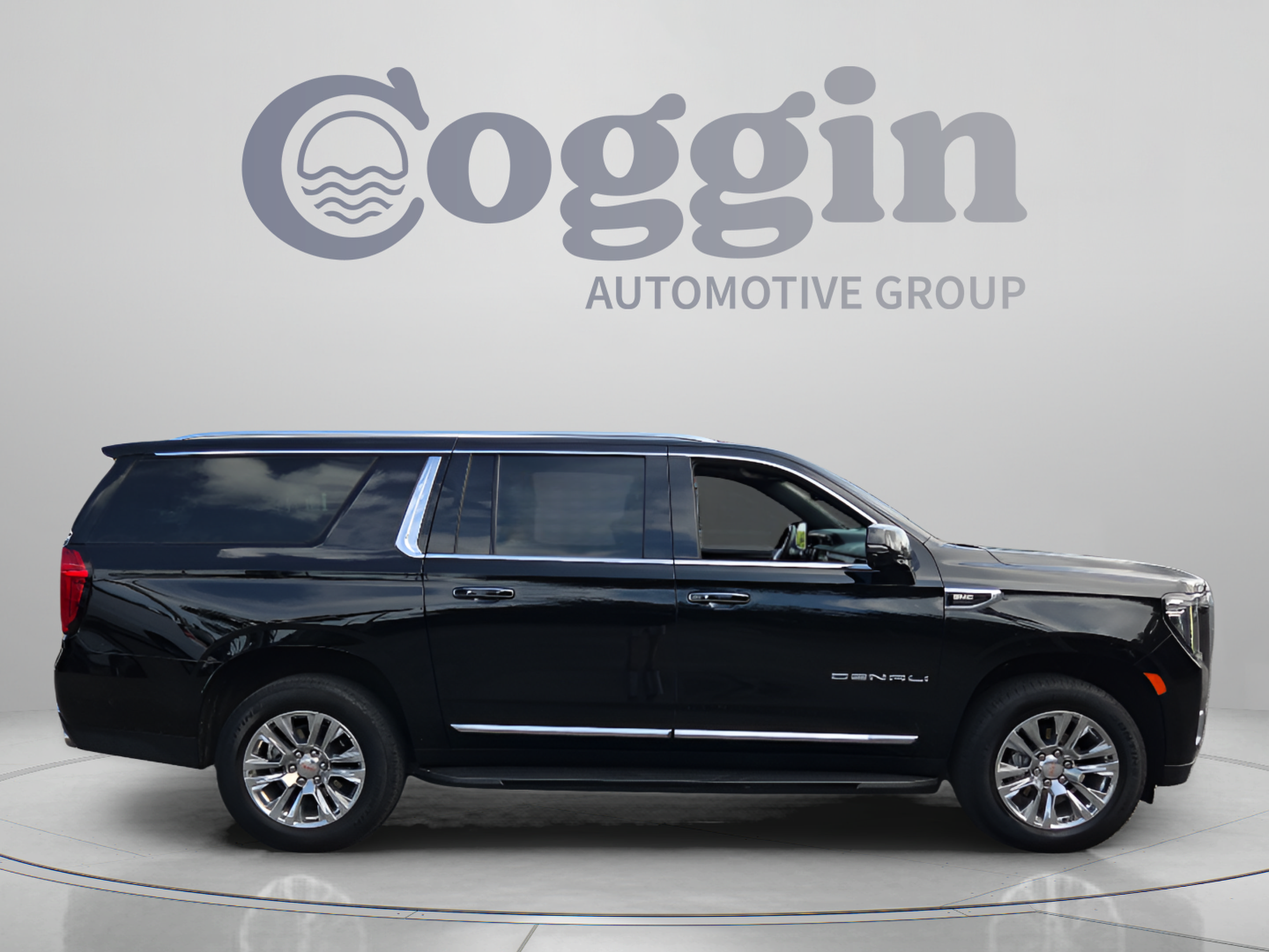Used 2024 GMC Yukon XL Denali w/ Advanced Technology Package AWD/4WD image 6
