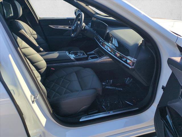 Certified 2025 BMW 740i RWD image 23