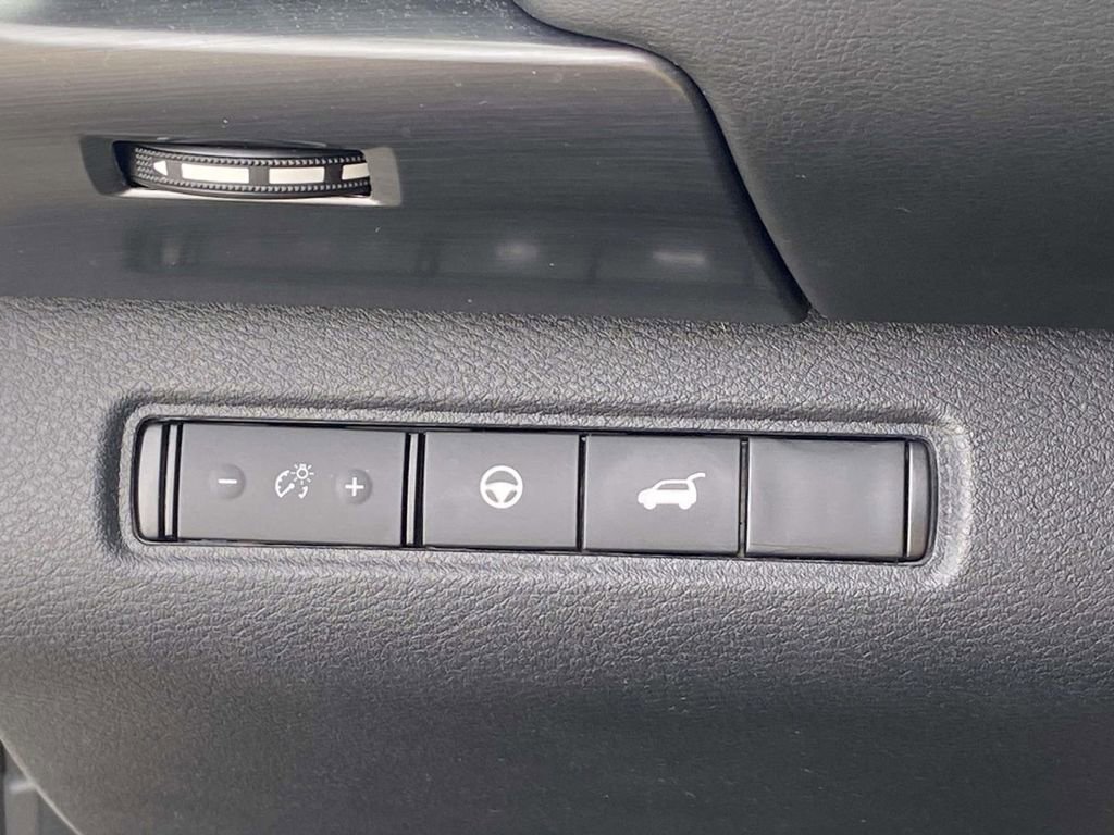 Used 2023 Nissan Pathfinder SL w/ Lighting Package (N92) image 31