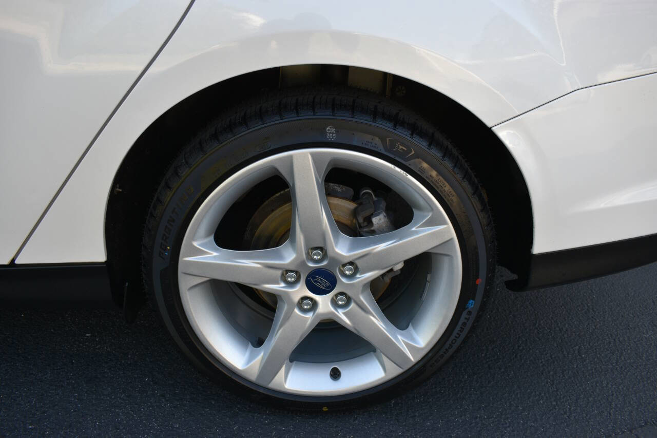 Used 2013 Ford Focus Titanium w/ Titanium Handling Pkg image 40