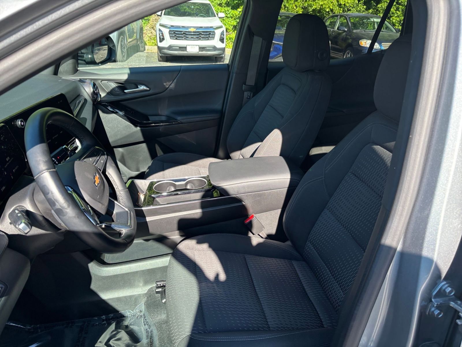 Used 2025 Chevrolet Equinox LT FWD image 23