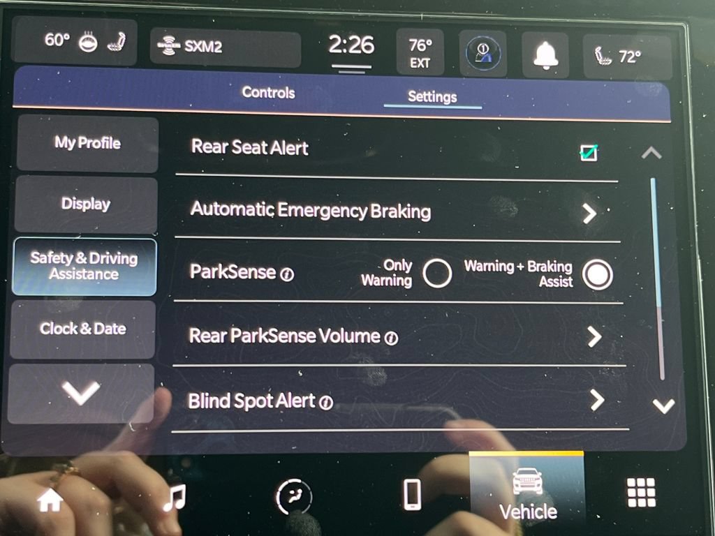 New 2025 Jeep Grand Cherokee Altitude AWD/4WD image 14