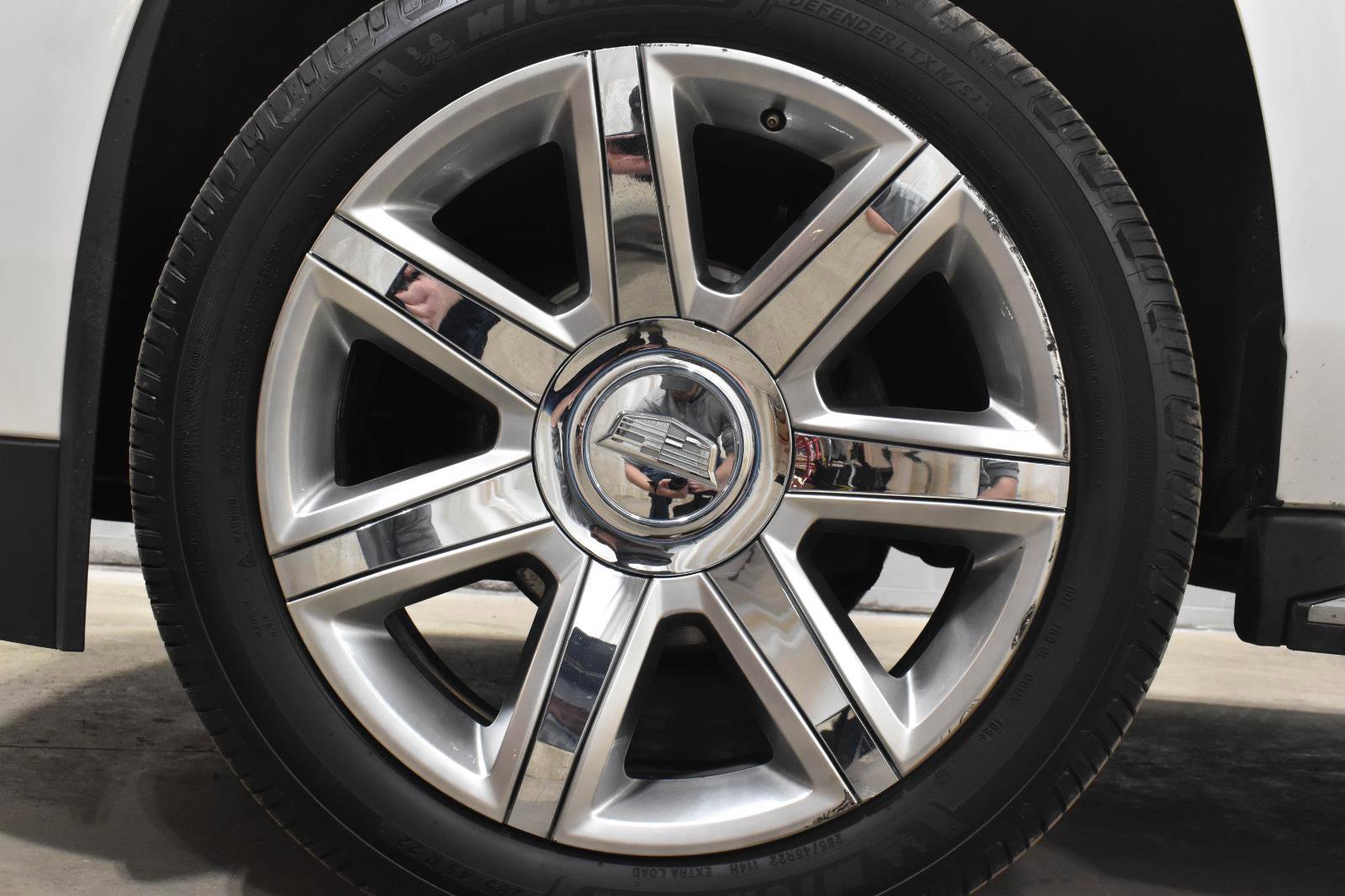 Used 2020 Cadillac Escalade ESV Luxury AWD/4WD image 35