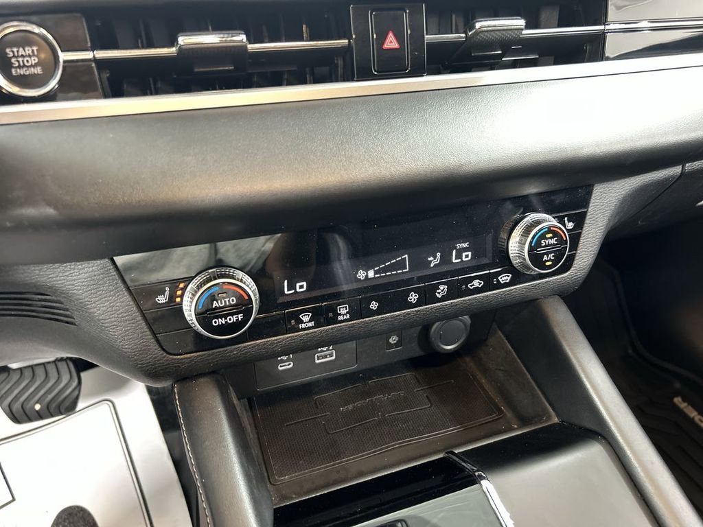 Used 2022 Mitsubishi Outlander SE AWD/4WD image 17