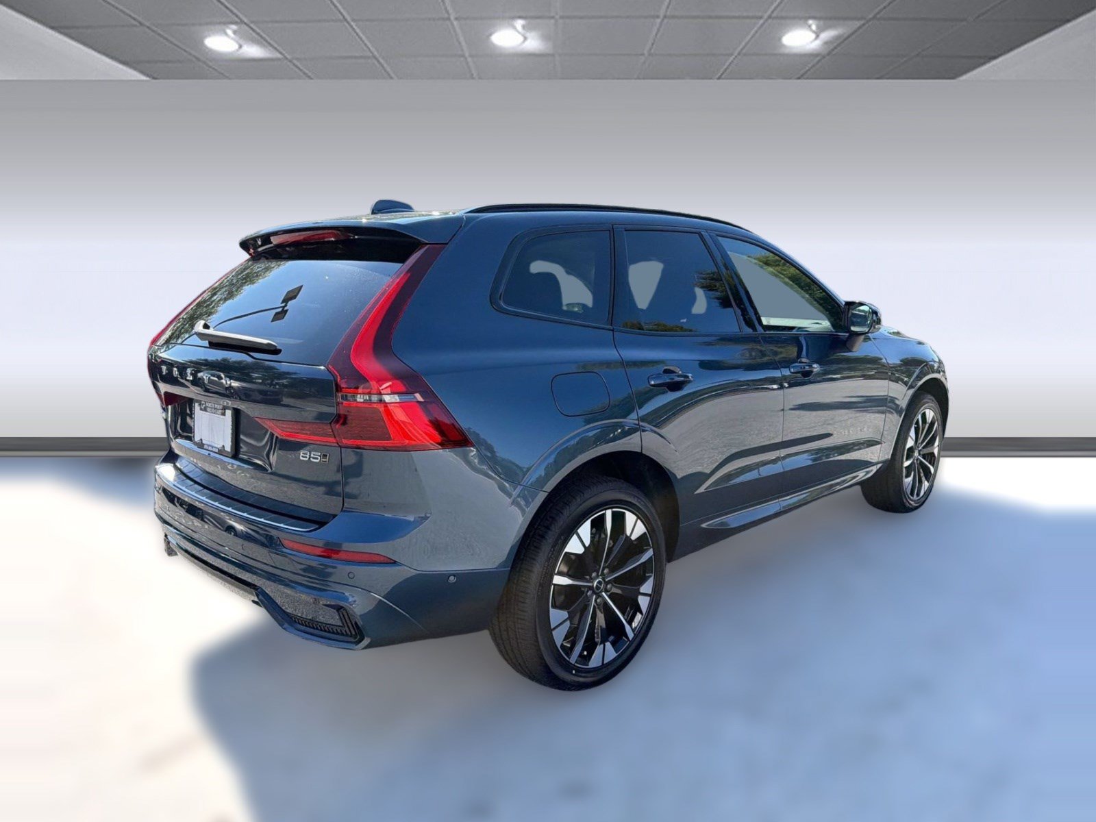 New 2027 Volvo XC60 B5 Plus AWD/4WD image 9