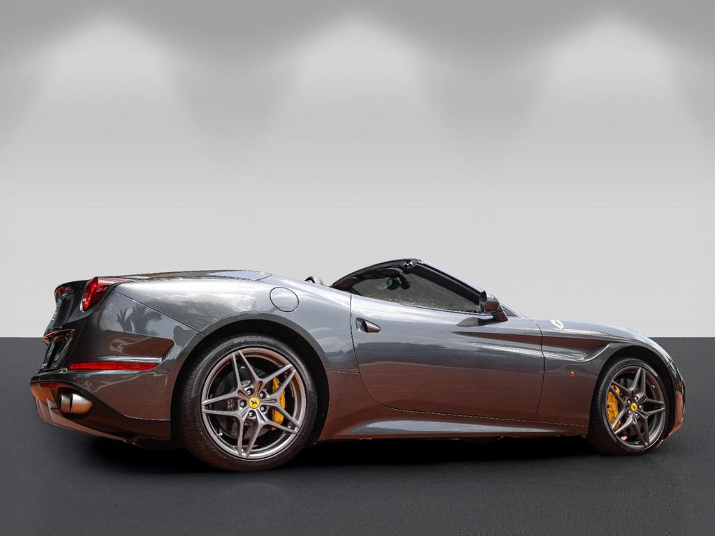 Certified 2016 Ferrari California T RWD image 29