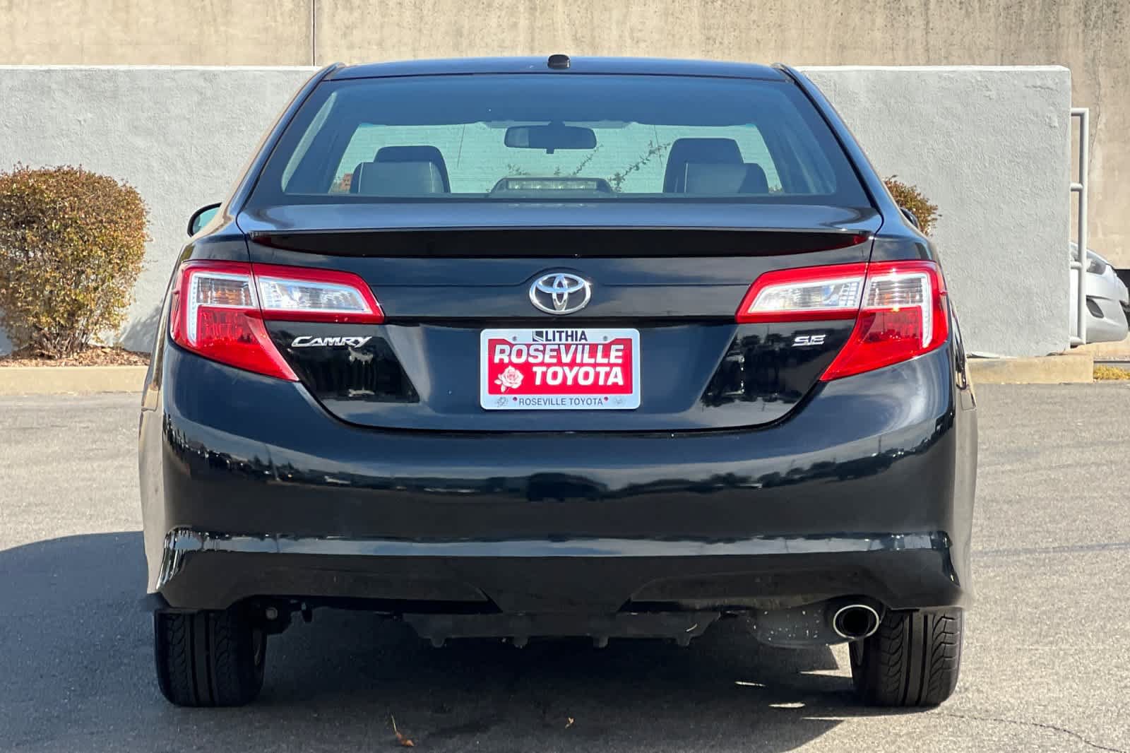 Used 2012 Toyota Camry SE FWD image 8