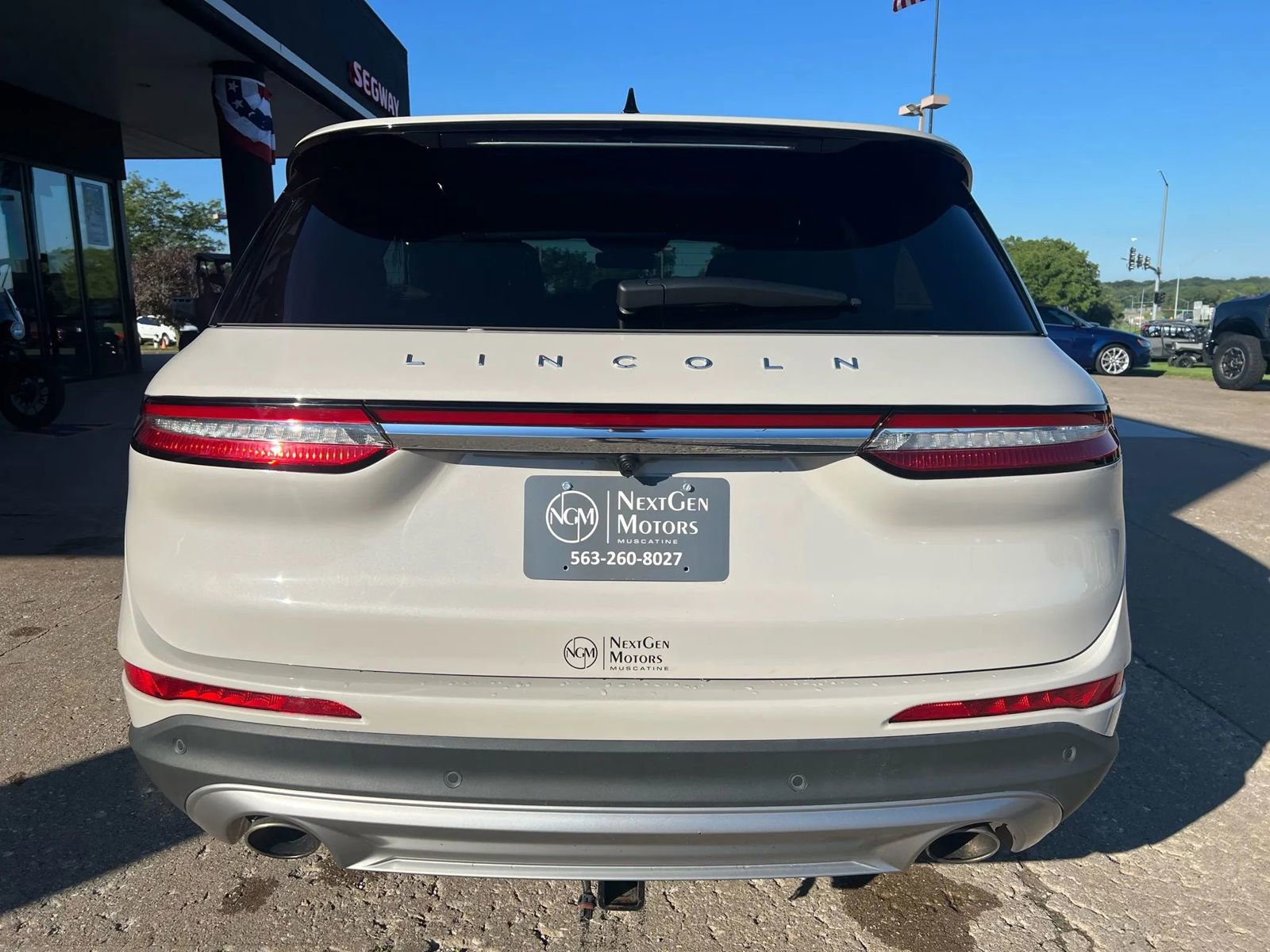 Used 2021 Lincoln Corsair Reserve w/ Equipment Group 201A image 7