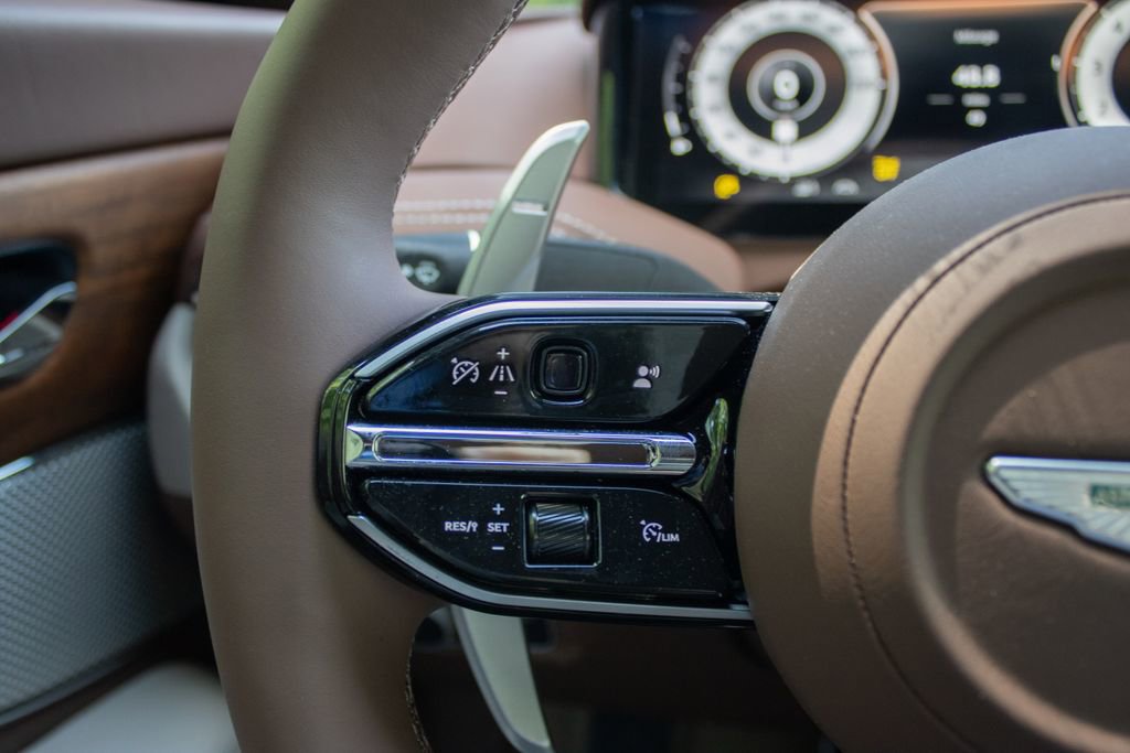 New 2025 Aston Martin DB12 Coupe image 12