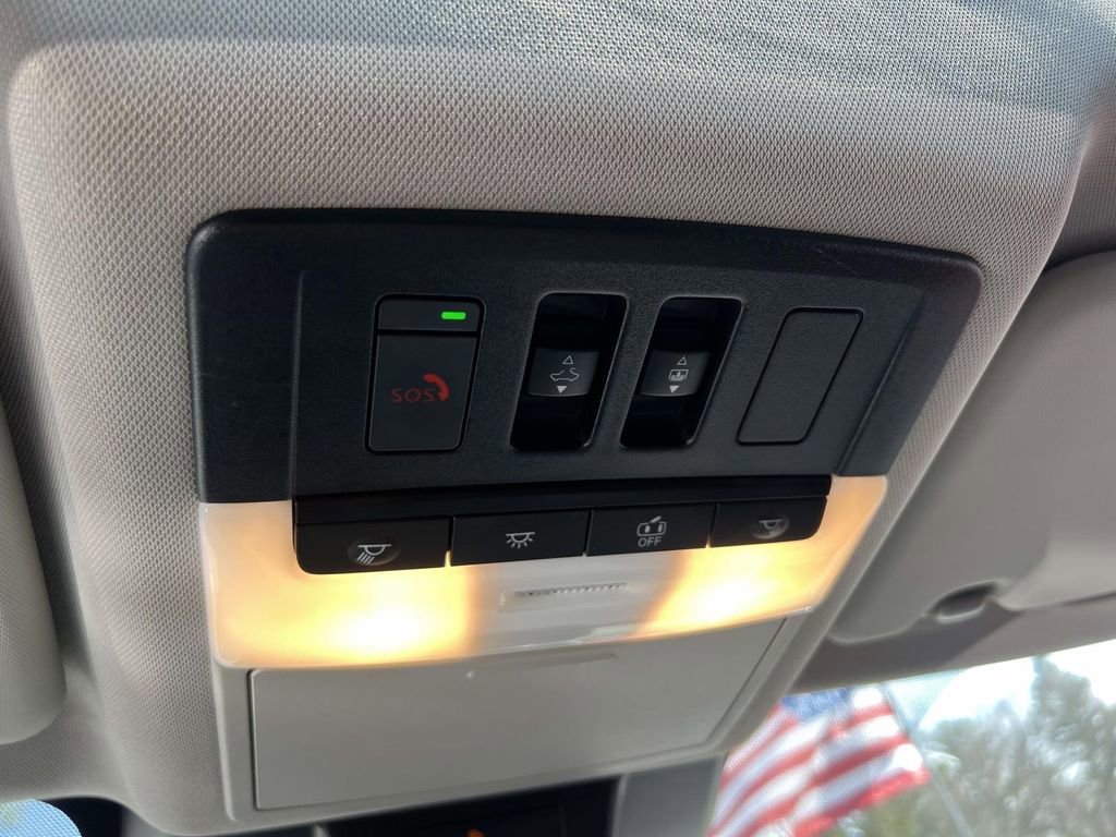 Used 2023 Nissan Rogue Platinum AWD/4WD image 34