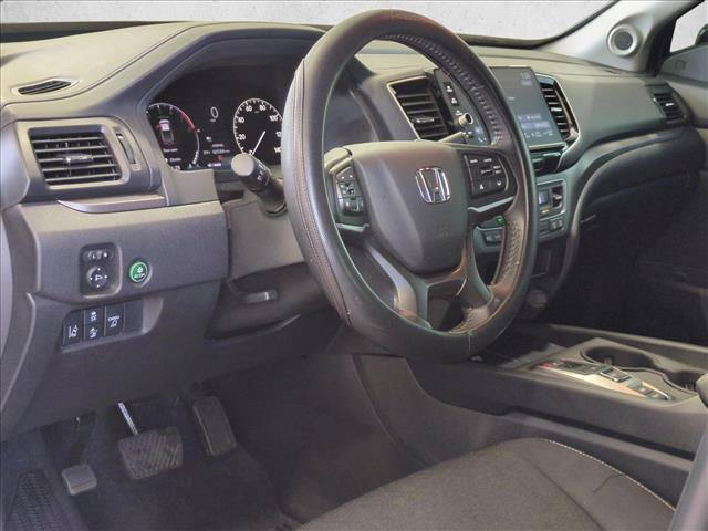 Used 2025 Honda Ridgeline Sport image 9
