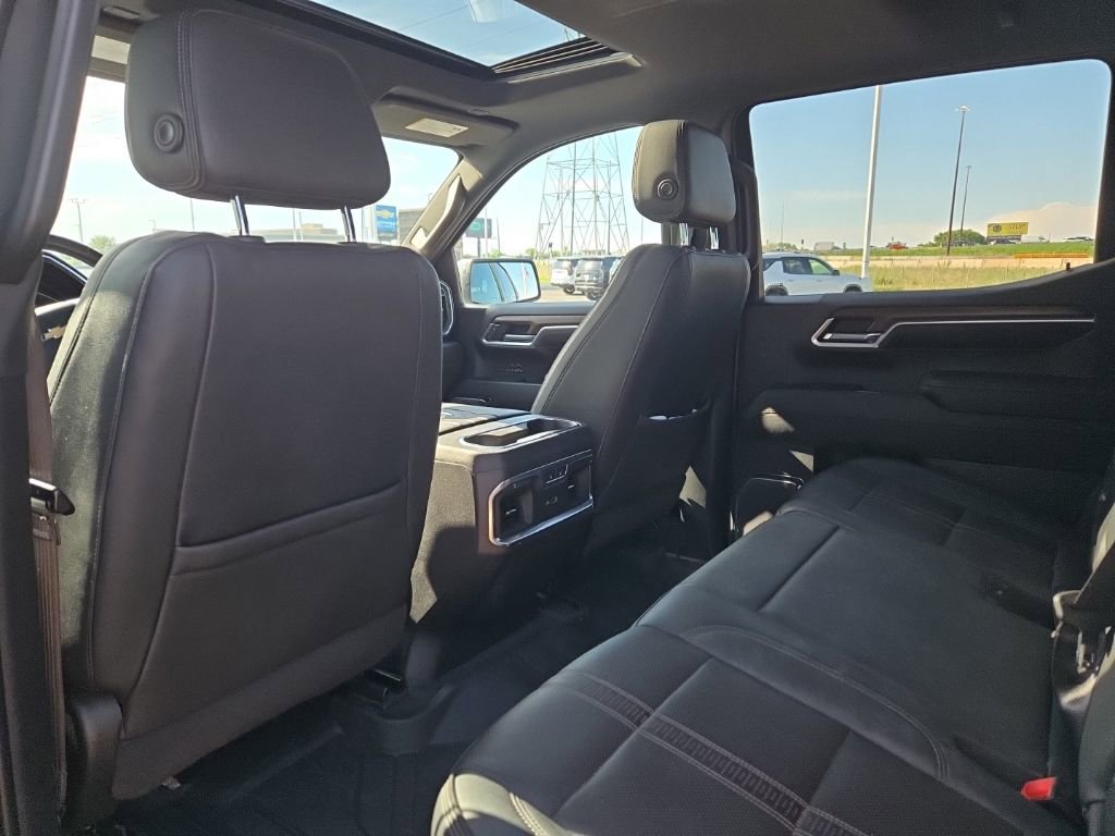 Used 2022 Chevrolet Silverado 1500 High Country w/ High Country Premium Package AWD/4WD image 13