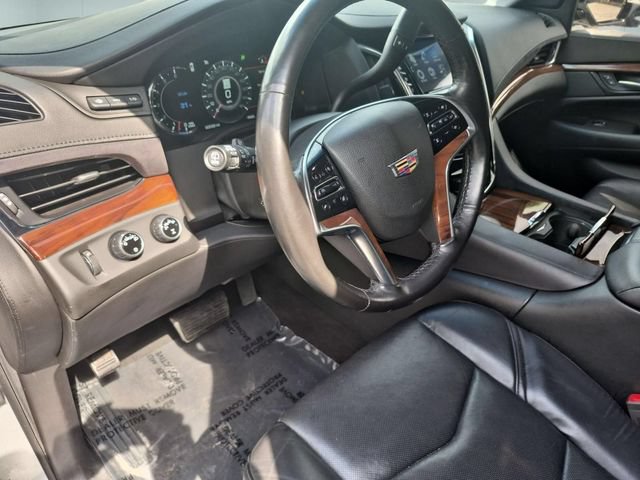 Used 2017 Cadillac Escalade ESV Luxury AWD/4WD image 11