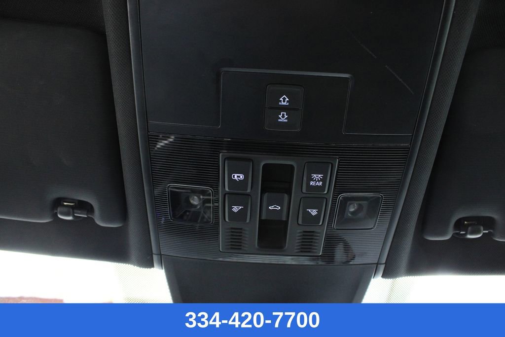 Certified 2023 Volkswagen Tiguan SE R-Line image 27