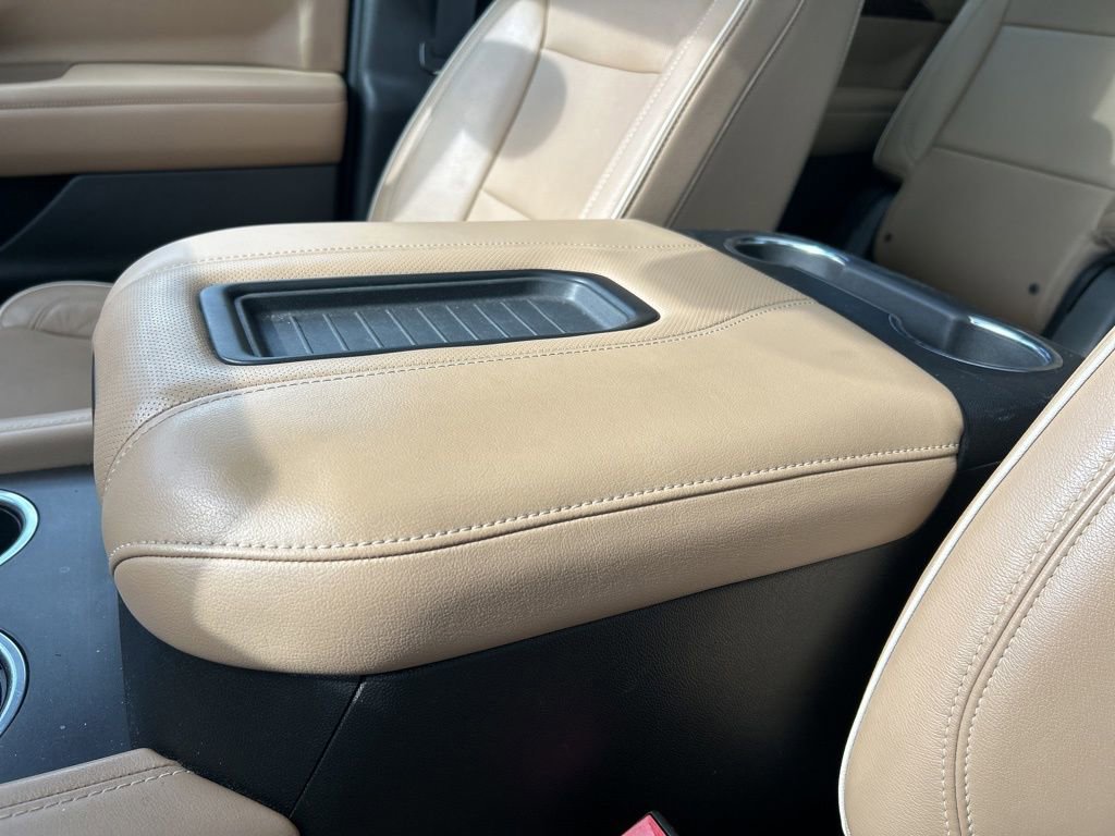 Used 2021 Chevrolet Tahoe Premier w/ Premium Package RWD image 39