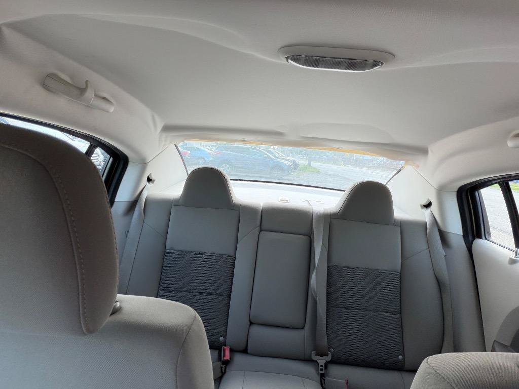 Used 2010 Chrysler Sebring Touring FWD image 19