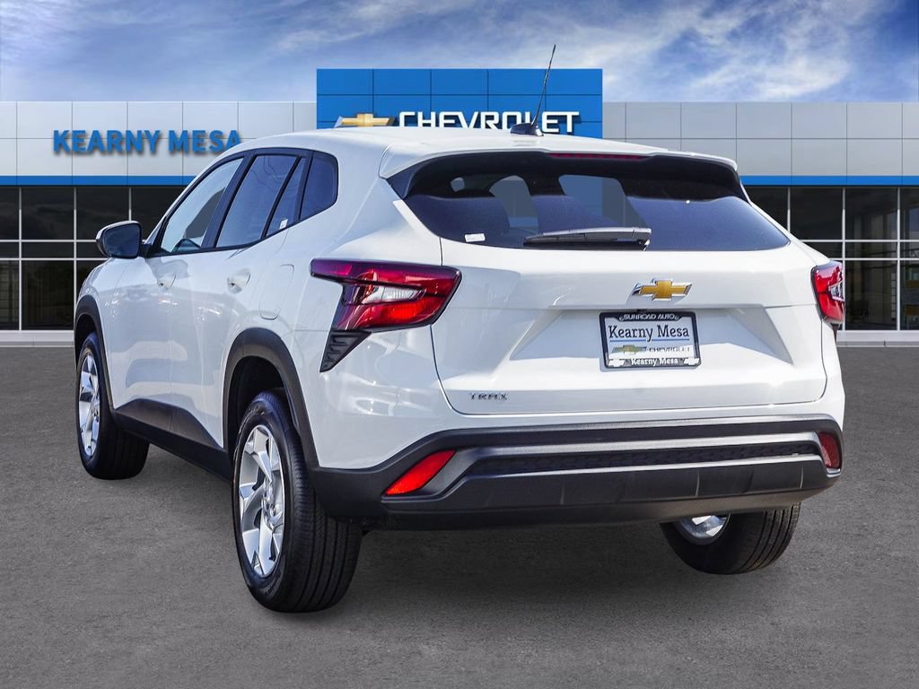 New 2026 Chevrolet Trax LS w/ LS Convenience Package FWD image 4