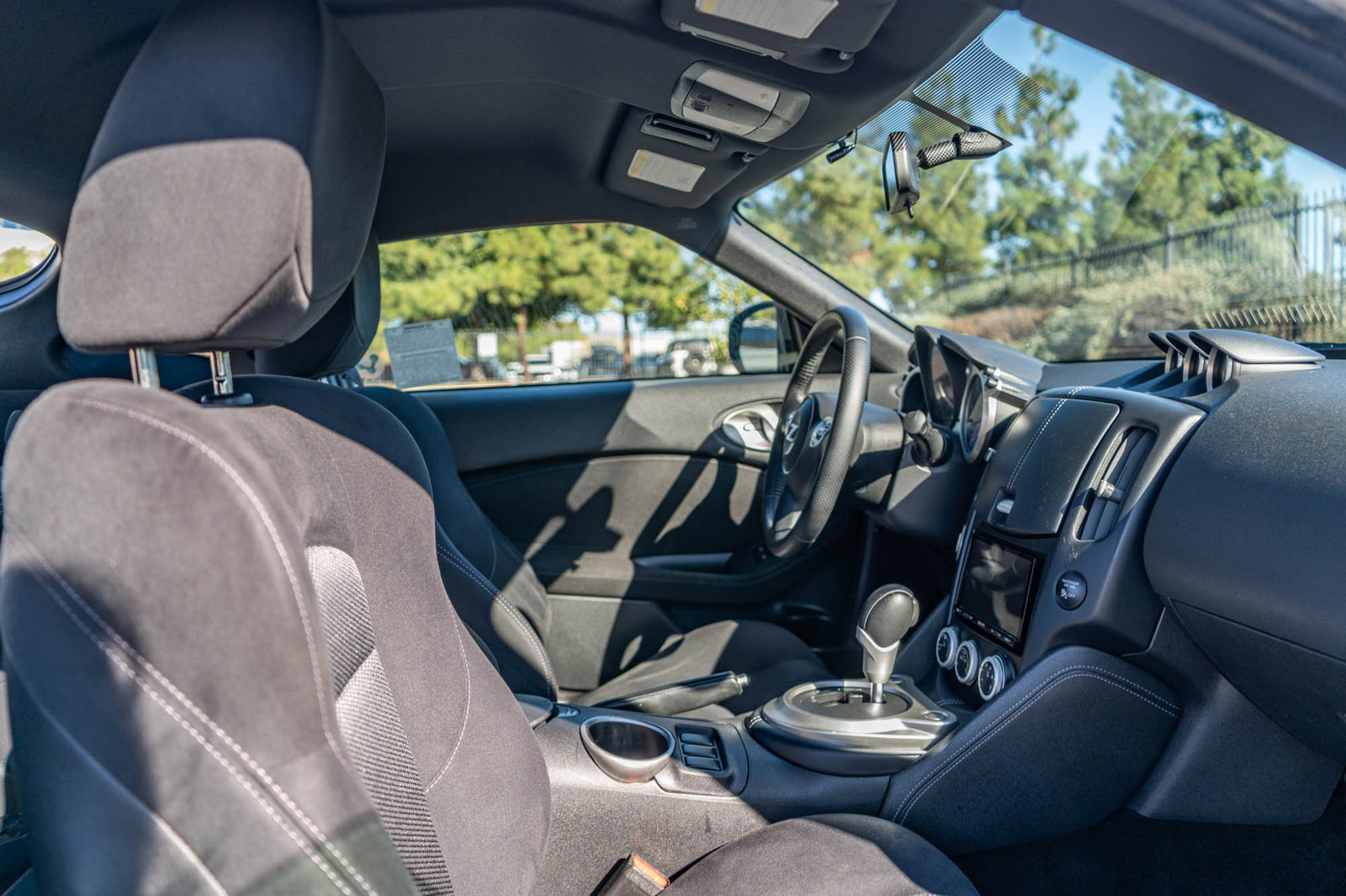 Used 2017 Nissan 370Z Coupe RWD image 17