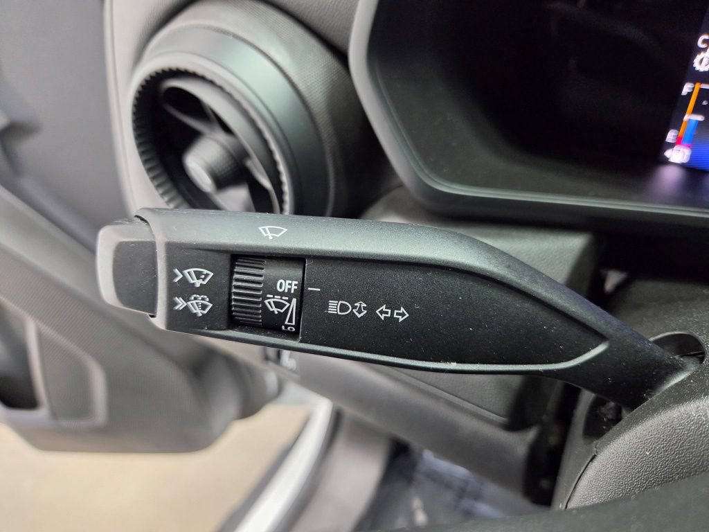 Used 2023 Chevrolet Colorado Trail Boss w/ Technology Package AWD/4WD image 32