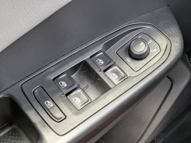 Used 2022 Volkswagen Taos SE w/ Panoramic Sunroof Package FWD image 24