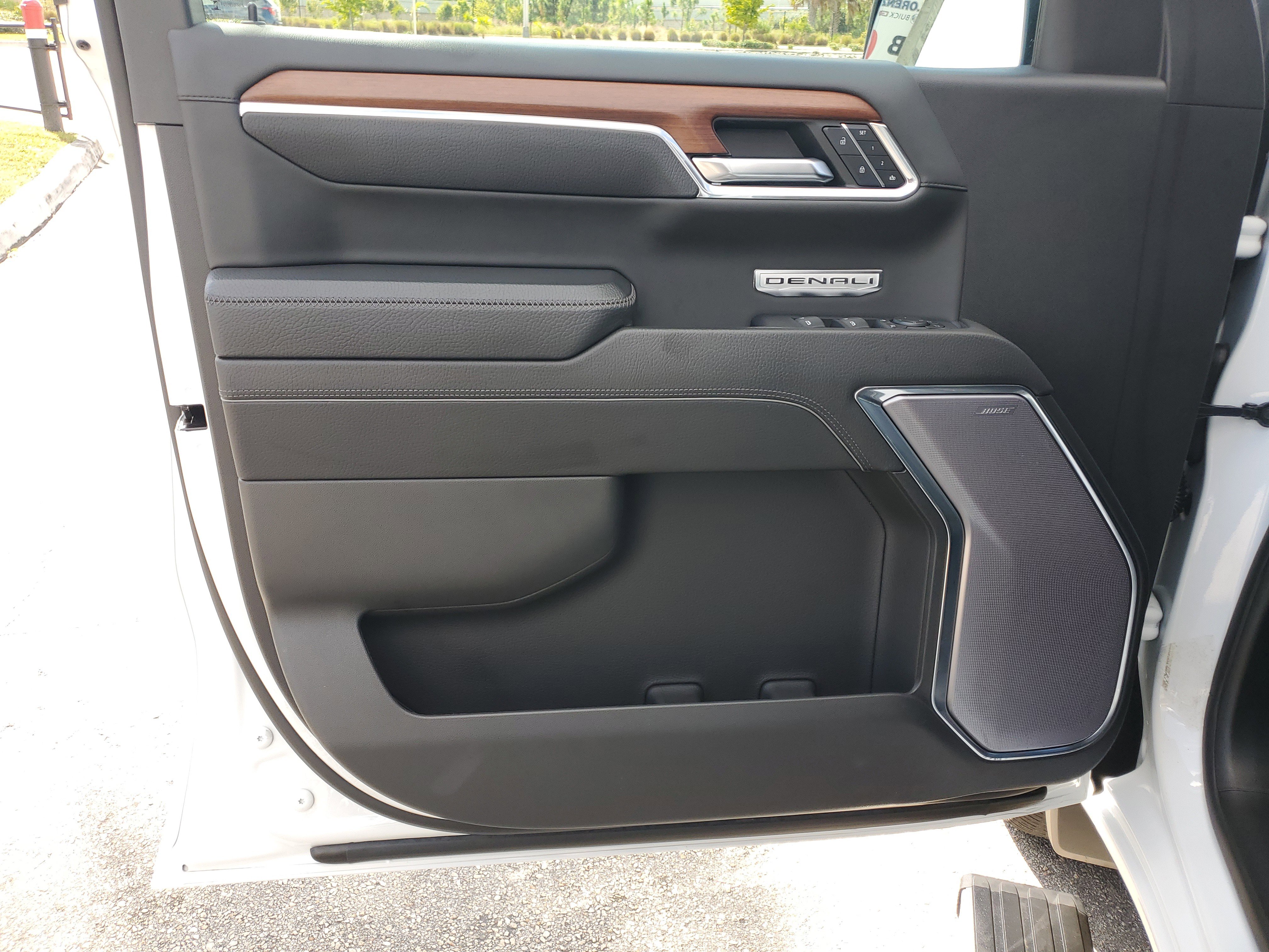 Used 2023 GMC Sierra 1500 Denali w/ Denali Reserve Package image 27