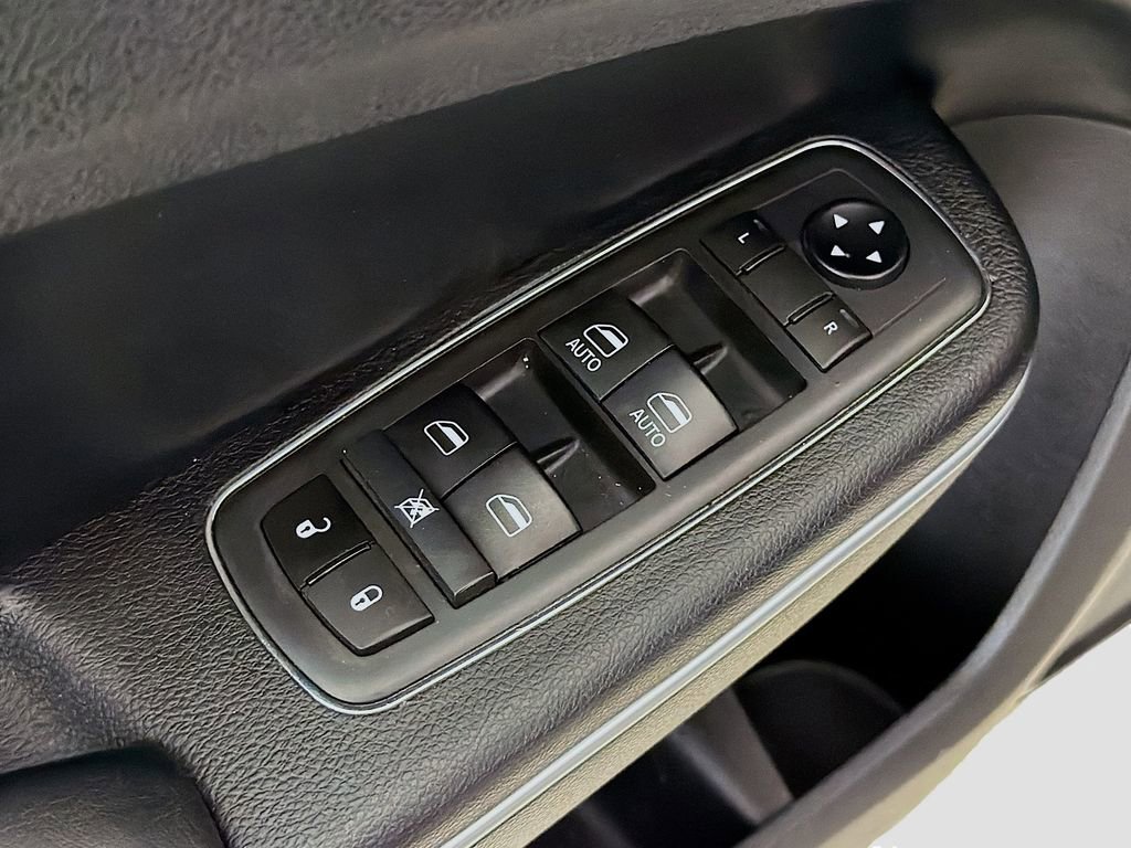Used 2021 Chrysler 300 S RWD image 20