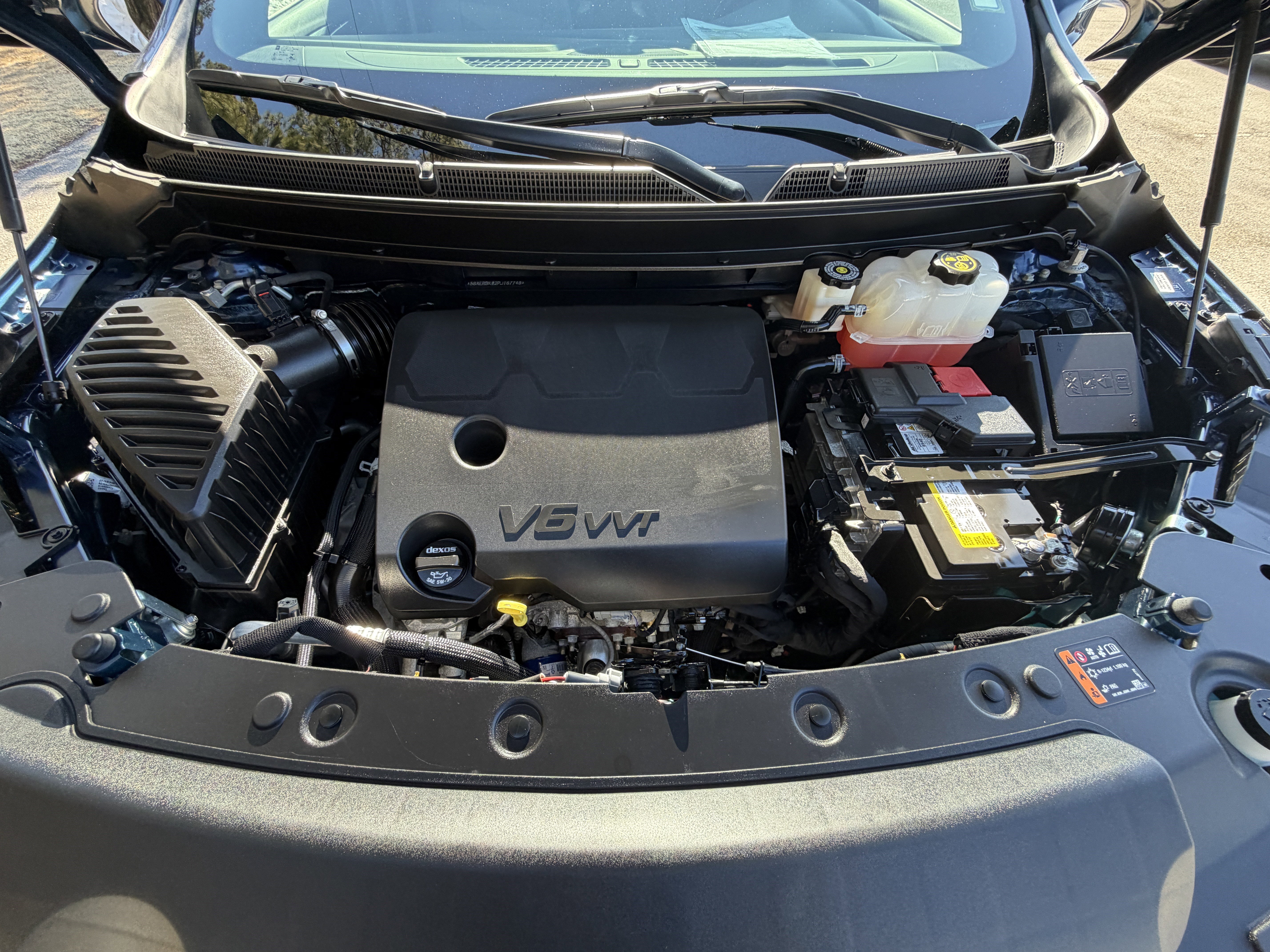 Used 2023 Buick Enclave Essence image 9