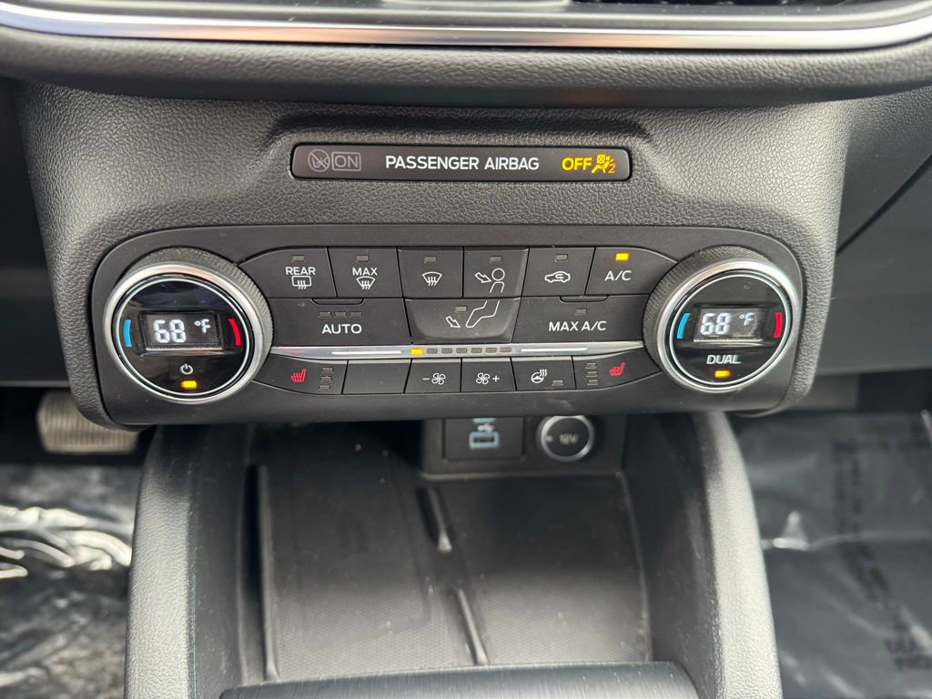 Used 2020 Ford Escape Titanium AWD/4WD image 16