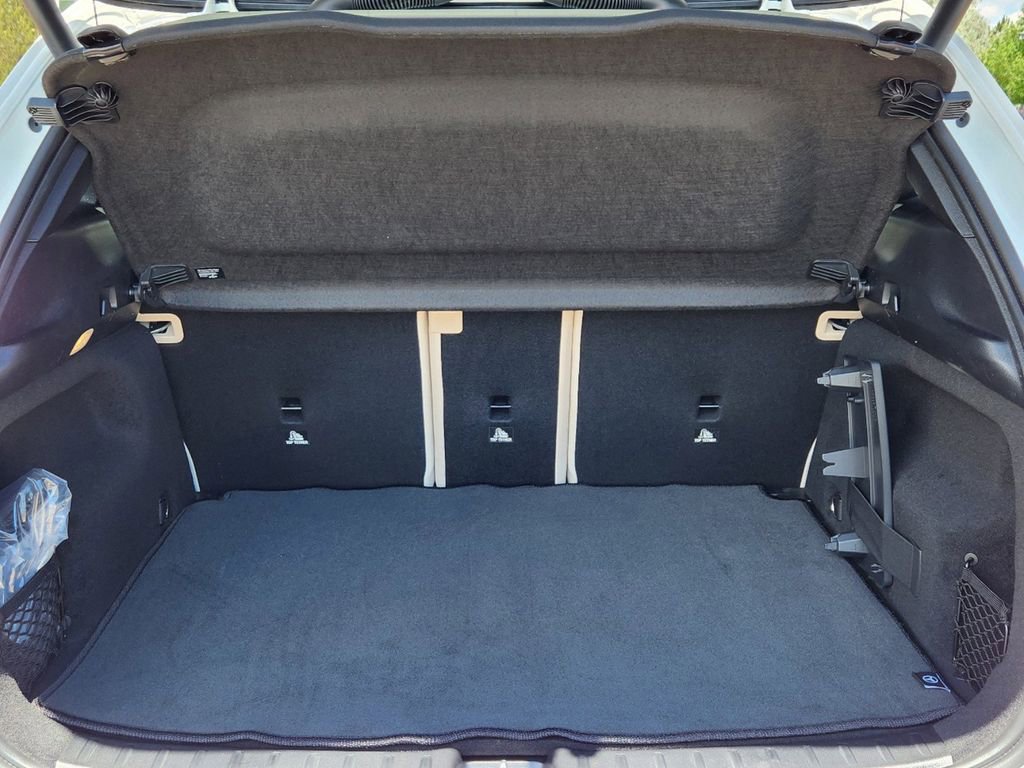 Used 2025 Mercedes-Benz GLA 250 4MATIC image 16